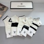 配包装 一盒5双 chanel 香奈儿经典袜子高版本竹棉材质柔软 秒杀市场普通货 经典的双C图案Logo 专柜同步袜子大牌出街 潮人必备 超好搭