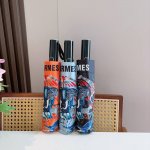 爱马仕 HermèS 新款 极品H家三折自动伞重磅呈现 以其精湛的工艺技术和源源不断的想像力 新涂层技术伞布 带来令人惊喜的遮光效果 让防晒及隔热性能更优保障