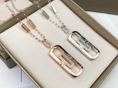 Bvlgari 宝格丽回形项链 毛衣链 秋冬帅气单品 你和你的男票都可以佩戴的项链 亚金材质 Au750工艺 p