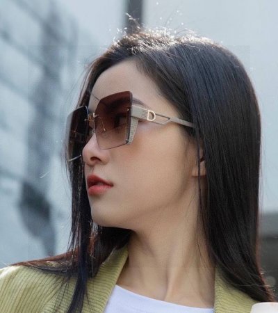 Dior-迪奥 2025开春新款 潮流爆款 时尚方框太阳镜 高品质 佩戴舒适 网红潮款墨镜 女士高清太阳镜 高品质Tr镜框 型号 Cd6971