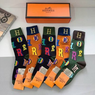 配包装P70【一盒5双】 hermes（爱马仕）高版本刺绣羊绒长筒袜子潮人必不可少的时尚专柜代购长筒袜子 ，搭配起来超高逼格 时髦度爆表～～推荐推荐推荐～～必入