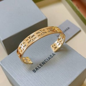 原单货新品 巴黎世家 Balenciaga手环专柜一致巴黎世家手链手镯 男女火爆款出货 设计独特 前卫 男女必备！