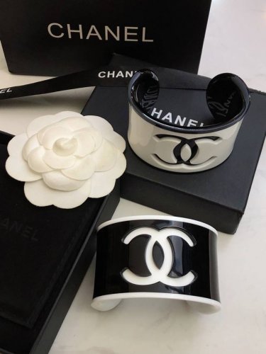 Chanel 香奈儿亚克力手镯Bracelet Jewelry 23Ss新款手镯 高级定制 精致小物件必备 一年四季都可配戴 细节中提升衣品 提升质感 优雅气质