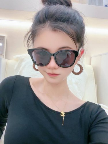 Gucci 2025开春新款 潮流爆款 时尚圆框太阳镜 高品质 佩戴舒适 网红潮款墨镜 型号：G5601