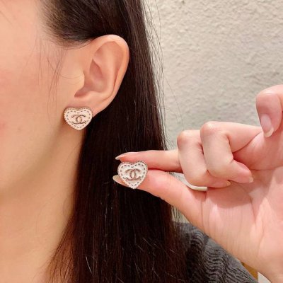 Chanel香奈儿 中古 耳钉小香家的款式真心无需多介绍每一款都超好看 精致大方 非常显气质