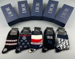 特 Dior 迪奥D家新品男款袜子 一盒五双 提花品牌Logo，简单大气，实物超漂亮，经超火爆小单品，大牌出街，潮人必备超好搭