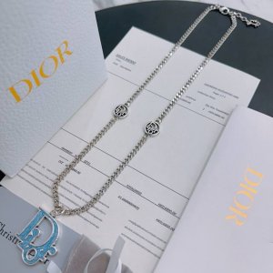 Dior新款 迪奥项链原单货专柜新款开模复古潮流时尚必备 男女均可佩戴 情侣款同款 摇滚朋克泰银风格 复古元素 潮流百搭 官网同款项链最新款链条档次更高明星经典