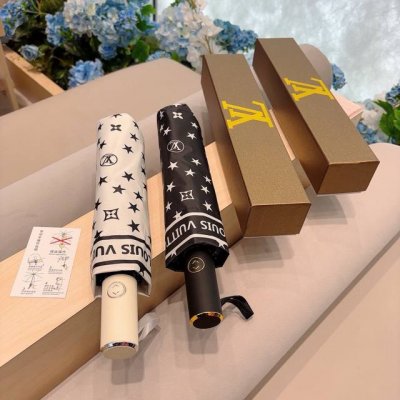 Louis Vuitton 路易威登 新款 星星 三折自动折叠晴雨伞 新涂层技术深色伞面 拥有令人惊喜的遮光效果！2色