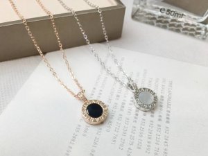 bvlgari宝格丽经典双面翻转项链吊坠可旋转 完美还原专柜细节 镶嵌珍珠母贝和黑玛瑙[转圈]独家实拍 图片可见工艺 高端亚金电镀18K金品质 简单大气 两面自