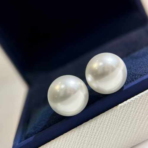 A3102 太美 Mikimoto 爆款 12Mm贝珠 纯银耳钉 潮人必备，网红同款，值得入手！通体纯银配件 电镀工艺也做得很到位 帅爆辣 纯银耳钉