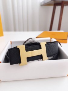 爱马仕 .高端品质 宽度3.8Cm togo荔枝纹小牛皮搭配原厂白芯底皮 精细的做工 高品质的质量 扣头 精钢扣 多种款式可以选择 顶级 原单130