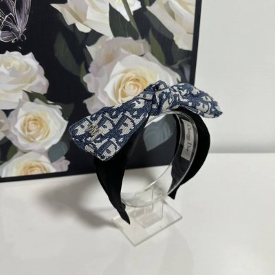 特 配专柜包装 Dior 迪奥 最新老花发箍 小仙女入手 特殊材质 不嘞头 可盐可甜～