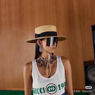120￥ gucci古奇平顶麦秆草礼帽。高级定制