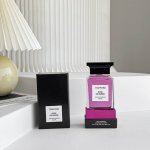 专柜品质 新款Tom Ford 俄罗斯玫瑰 先被颜值吸引，试闻之后一下击中的香水。 最近买了四瓶都没有这种感觉！啊这就是我的香！ Tf真是从来不会让人失望，玫瑰