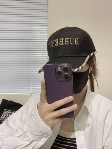 配防尘袋 burberry 巴宝莉 原单棒球帽 专柜热卖款纯棉内里 轻盈透气 完美版型 原厂品质 独家实物拍摄 男女适用