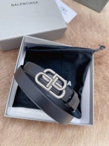 balenciaga 巴黎世家意大利原厂树膏皮，纯铜复古五金，正品尺寸2.5Cm 顶级