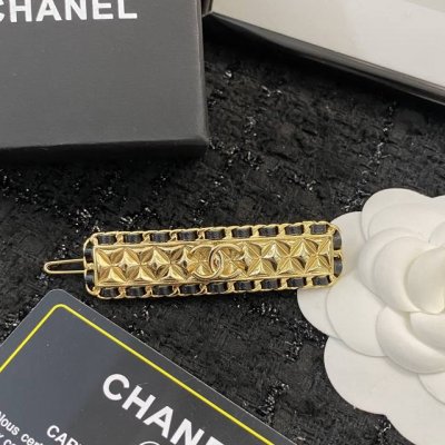 编码H324 经典热销款 超火爆的一款发夹 金属质感超佳同步专柜韩范味道十足各路网红明星同款不想披头散发又想美美的那就别说了必须买买买小仙女必备款