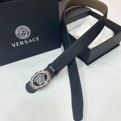 v E R S A C E 范思哲全网独家首推 市场顶级品质、双面皮 认准细节 找靓货的代理们可以下手了 尺寸40Mm