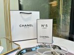 专柜品质 Chanel香奈儿N.O5号之水 Ml 一直是清新调香水的忠实拥趸，春夏适合自不必说，即使冬天使用，我觉得这类香调同样也可以带来清冽是美好。 不过说到