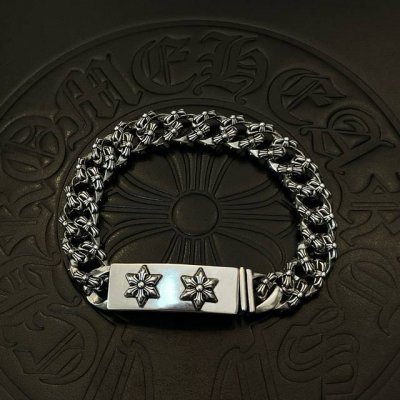 专柜品质Chrome Hearts克罗心经典复古麻花十字花双六星芒手链，凹凸造型不同的花纹设计风格 呈现出与众不同 十字架 童军花是克罗心的志 所以更经久不衰