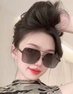 P120 Gucc* 2025 新款男女情侣款太阳Ip电镀永不褪色 卖点：超轻超有弹性整幅眼镜无螺丝重要的是压不坏、镜片：高清尼龙偏光镜片 型号：G3733