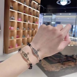 新品 最高品质 西太后 Vivienne 满钻 土星珍珠项链 闭眼准入没错！黑钻镶嵌、纯王粹冠球经是典的象征，闪土耀星环勾未勒来波光转流间，开启一场未与来的崭新