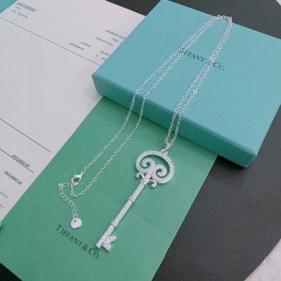 蒂芙尼 Tiffny&Co. 专柜精工银版本 明星同款 复古做旧风 原版复刻 纯手工打造 ～正品开模潮流时尚必备 男女均可佩戴 情侣款同款 摇滚朋克银风格 潮流