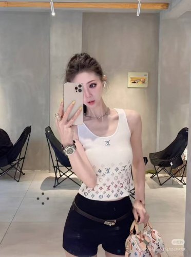 Lv背心，搭外套单穿超爆 均码