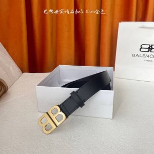 巴黎世家 Balenciaga 采用进口小牛皮制作，搭配纯铜复古五金，都市时尚潮流独特的设计风格，时尚界值得拥有的百搭单品，宽度3.0Cm