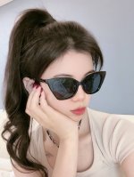 p80 新品Chanel 香奈儿太阳镜以独特魅力和前卫风格诠释春夏最新眼镜，质感超好佩带舒适 型号：Ch45801