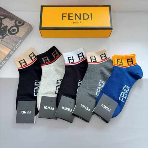 配包装 一盒5双 Fendi 芬迪 字母双Ｆ男款船袜 短筒袜子，实用好穿 柔软透气，时尚百搭款，大牌出街。