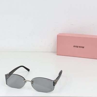 Miu M*Model: Mu 110Av Size：63口17-130