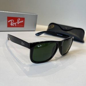 rb4428 雷朋 Rayban 作为美国空军的标志之一，深受各大明星追捧始终引领世界潮流风向标，永不落时的风格、永无止境的灵感，一直在创新，从未被超越。 此款