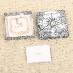 208555 我们出品 项链Z5900，手链Z4500，量大咨询客Fu！ Cd 蜜蜂粉珍珠手链 项链 墙裂推荐一套入巨美，巨美的珍珠Choker，珍珠从大到小的