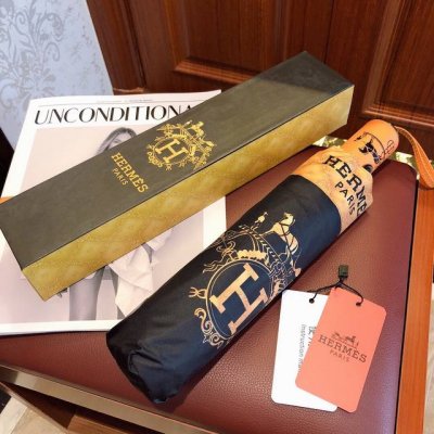 p70 爱马仕（HermèS）年度最新火爆极品H家自动伞重磅呈现 以其精湛的工艺技术和源源不断的想像力 新涂层技术伞布 带来令人惊喜的遮光效果 让防晒及隔热性能