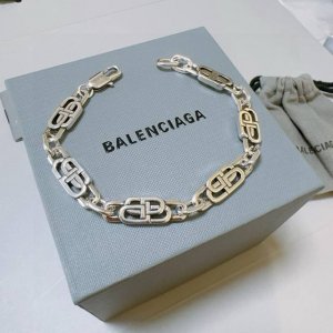 原单货新品 巴黎世家 Balenciaga手链专柜一致巴黎世家手链 男女士火爆款出货 设计独特 前卫 男女必备！码数18。20。22。24Cm
