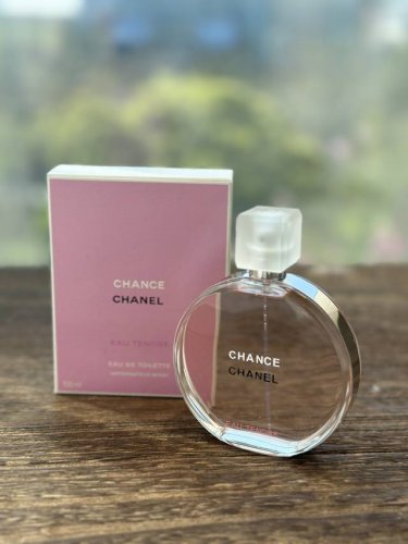 专柜品质 粉红邂逅淡香 规格 100Ml 这只粉红邂逅也被称为邂逅柔情，就如她的瓶身给人的感觉一样 很甜美 温柔 幸福洋溢 强调花香与香草的极致性感，其中特含的