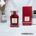 高端品质 Tf汤姆福特失落樱桃香水100Ml 熟成新鲜的樱桃闪耀着令人垂涎的糖汁，并揉合着馥郁香甜的苦杏仁油，将香氛的量体转化成馥郁的质地，宛如希腊女神雕像那样