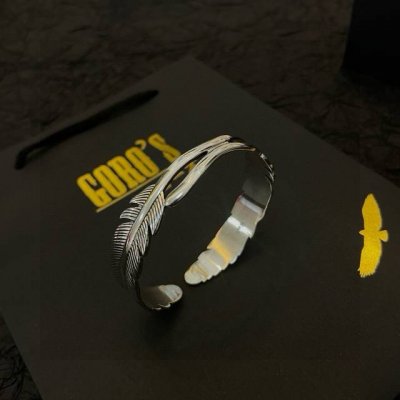 新品上架 Goro’S高桥吾郎羽毛开口手镯，顶级版本 认准独家拍摄 主攻高端市场 绝对区别普通版本！图片产品细节与Zp一致！原版制作工艺 精工品质 纯手工打造