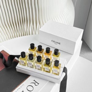 专柜品质 celine赛琳 高定香水到底怎么选 答案可能是... All In吧 110Ml*9的Celine高定香水礼盒 Celine 新年的新款 2Celi
