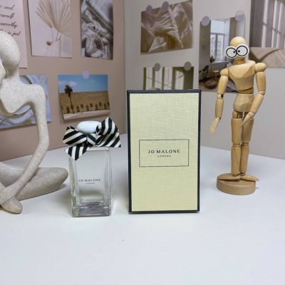 高端品质 祖马龙绿杏仁与红醋栗限量版100Ml Jo Malone Green Almond Redcurrant, 品牌：祖玛珑 属性：中性香 香调：果香芳香