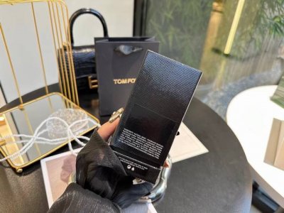 专柜品质 朱一龙同款 黑色情迷诱惑 汤姆 福特 Tom Ford Fucking Fabulous 法布勒斯，一支令所有人疯狂的香水 名字响亮浮夸，性感中性带着