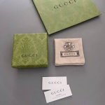 我们出品 古炫彩钻戒指 ZP4700 太美啦 梦幻感十足均码 M码一个尺寸 适合16-17Mm内直径的尺寸佩戴 特别定制的炫彩钻 每个角度的效果都不一样 泰酷辣