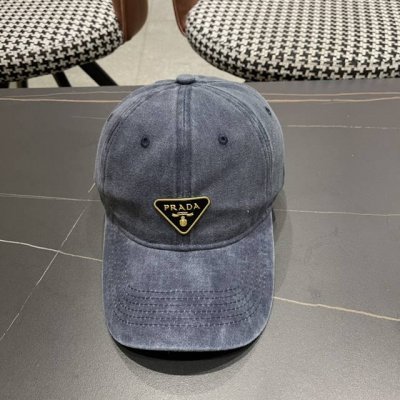 普拉达Prada 经典三角标棒球帽颜色完美 帽型正点 简直谁戴都好看质量超赞 时尚百搭