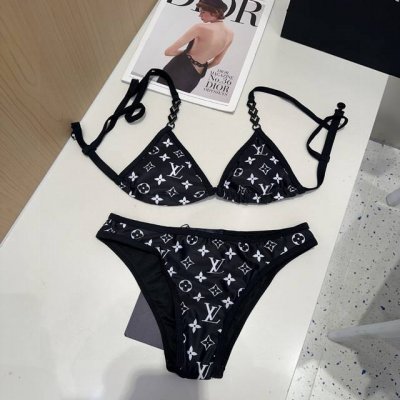 lv泳衣 实物实在太美了 拍不出来它的美谁穿谁美 很值得入手 Sml