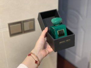 专柜品质 阿玛尼绿孔雀石 香水也有高颜值喔 真的小众又好闻
