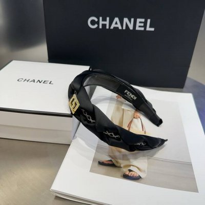 配包装盒 Fendi 芬迪 新款F发箍，简约百搭！小姐姐闭眼入