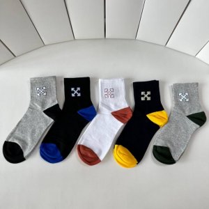 特 配专柜包装 Off-White 新款中长款堆堆袜袜子！一盒五双，专柜同步筒袜袜子，大牌出街，潮人必备超好搭