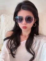 Gucci 2025开春新款 最新款方框太阳镜 各路网红纷纷带起气场满分 俏皮甜美.上脸效果更佳.金属质感超好 型号 G3512