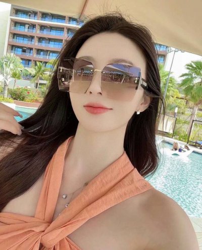 缪缪Miumiu女士墨镜高清尼龙镜片星空款 大牌范 时尚风 7231
